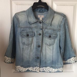 Embellished with lace short jean jacket.